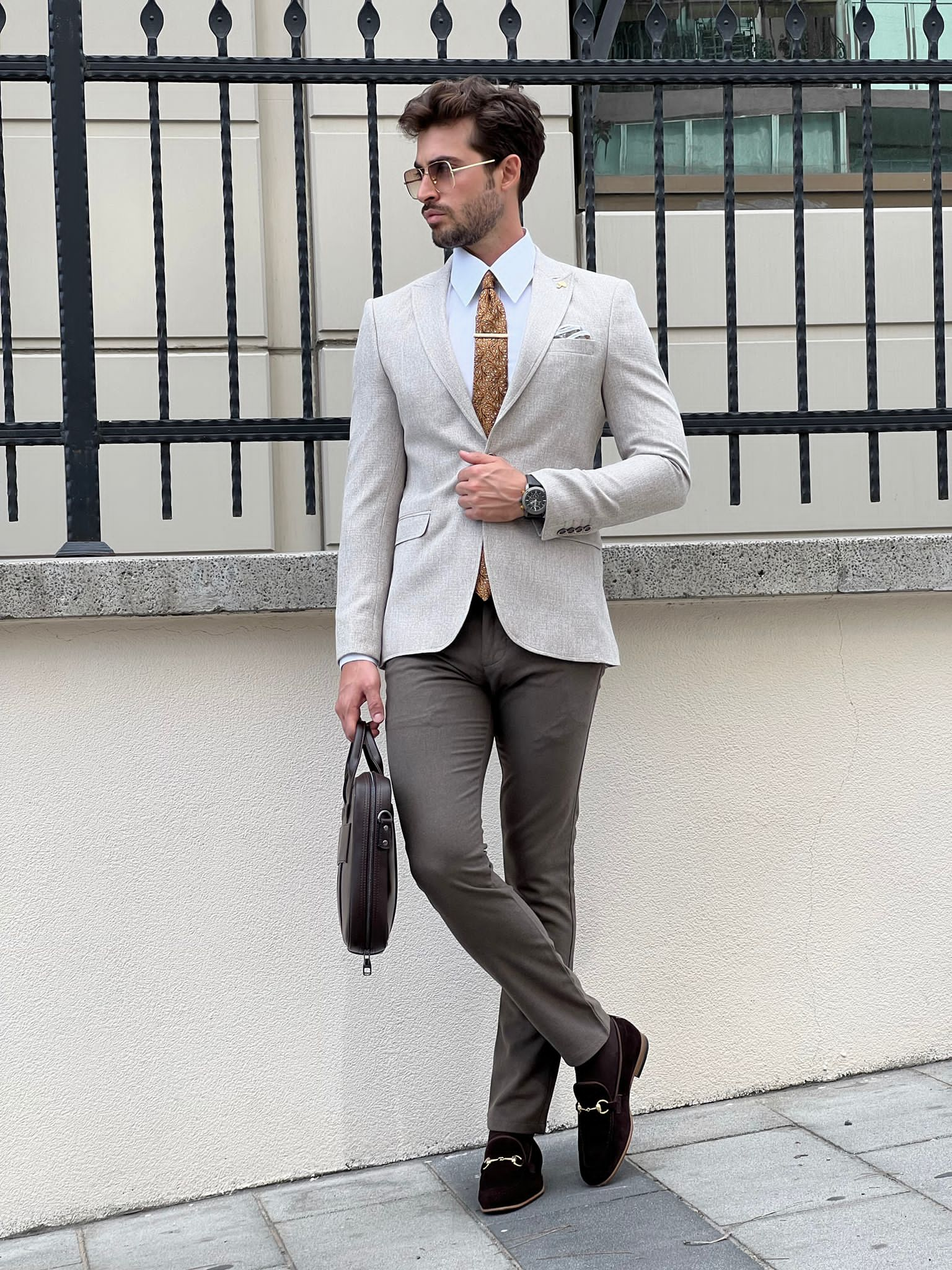 Slim Fit Pointed Collar Beige Blazer